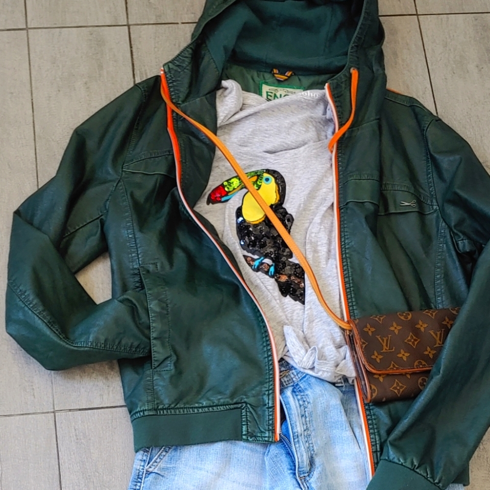 Leather jacket - Picture 12 of 12